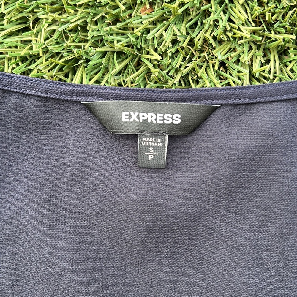 Express Blouse - Picture 2 of 4